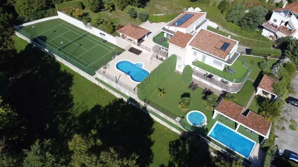 Villa 400m² in Croatia, Pobri. Priced at 1250000€ rent photo-3