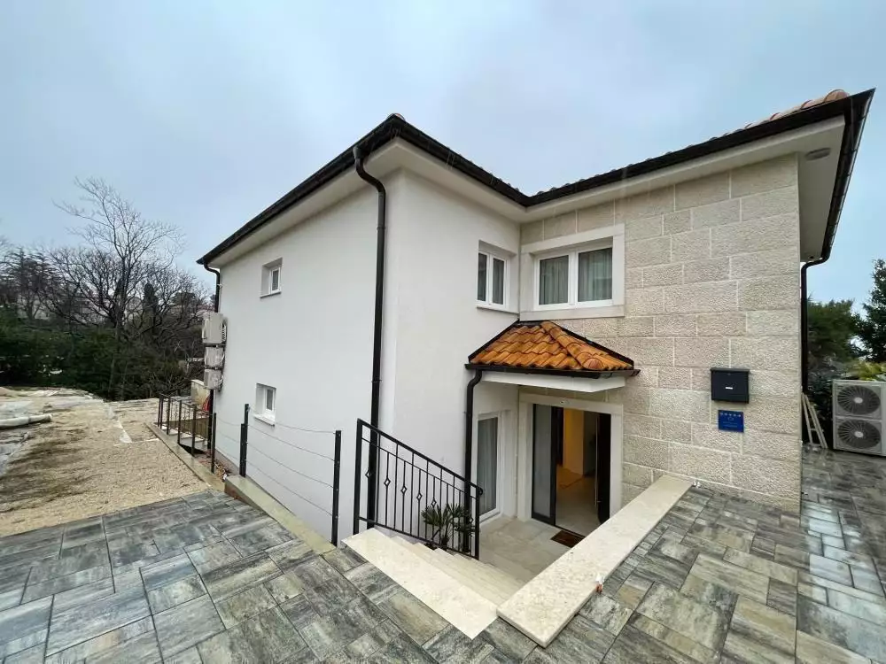 Villa 200m² in Croatia, Krka. Priced at 1250000€ rent photo-4