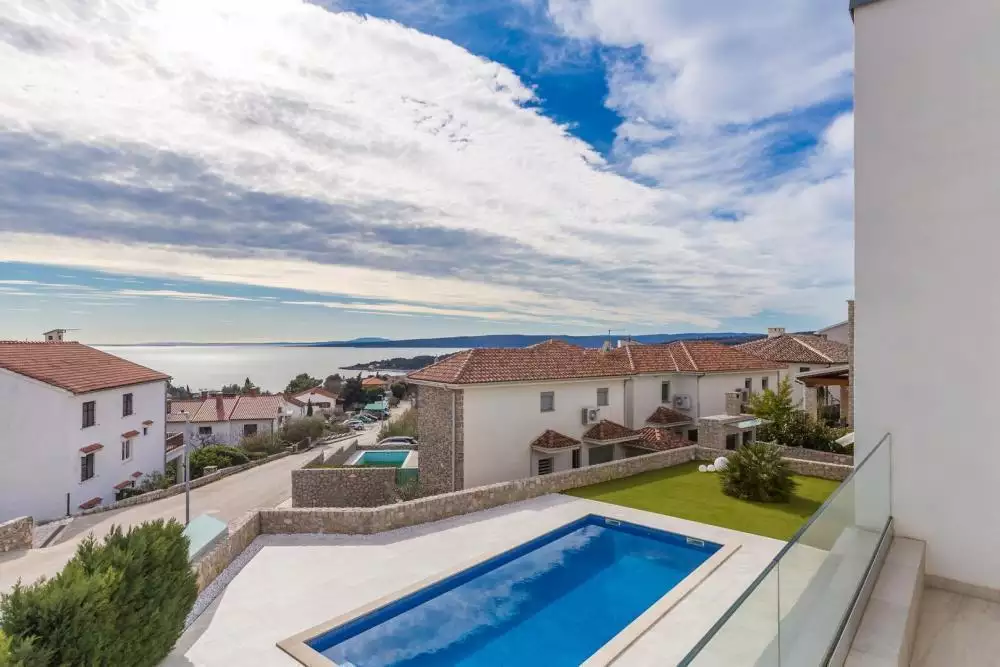 Villa 400m² in Croatia, Krka. Priced at 1980000€ rent photo-6