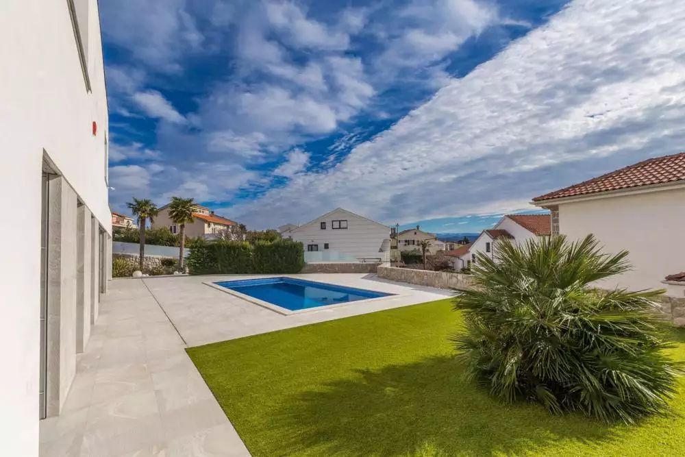 Villa 400m² in Croatia, Krka. Priced at 1980000€ rent photo-18