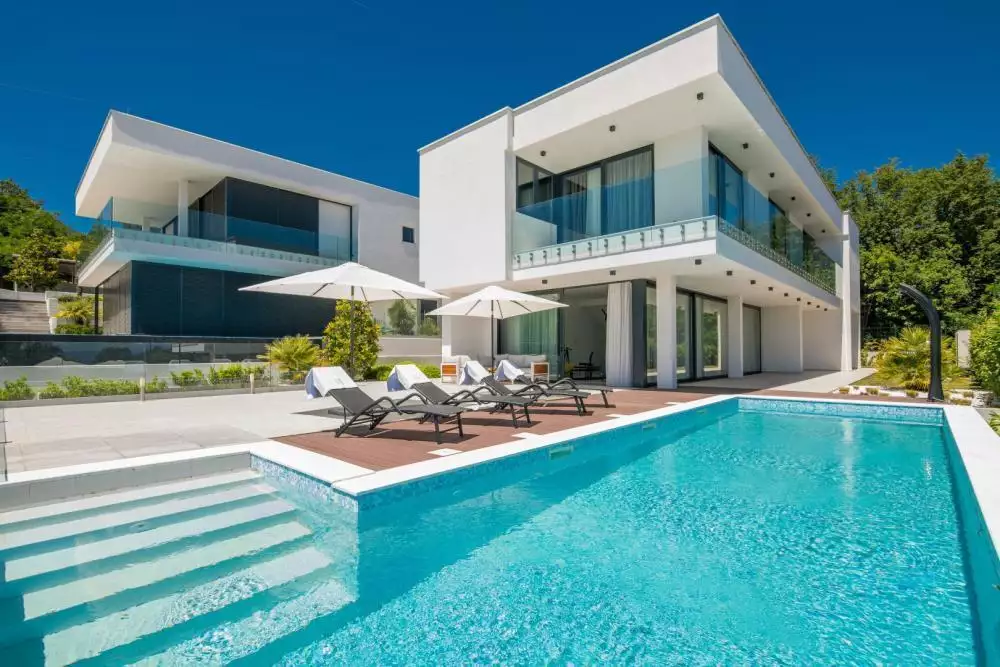 Villa 309m² in Croatia, Veprinac. Priced at 1470000€ rent photo-1