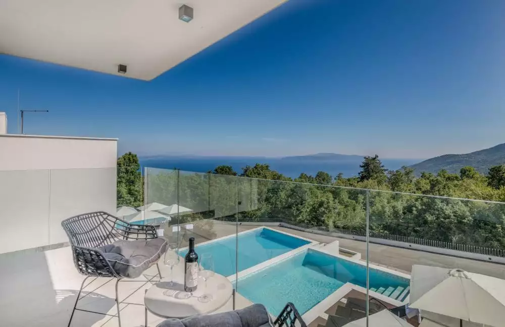 Villa 309m² in Croatia, Veprinac. Priced at 1470000€ rent photo-2