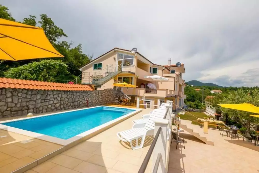Hotels 1000m² in Croatia, Veprinac. Priced at 1400000€ rent photo-1