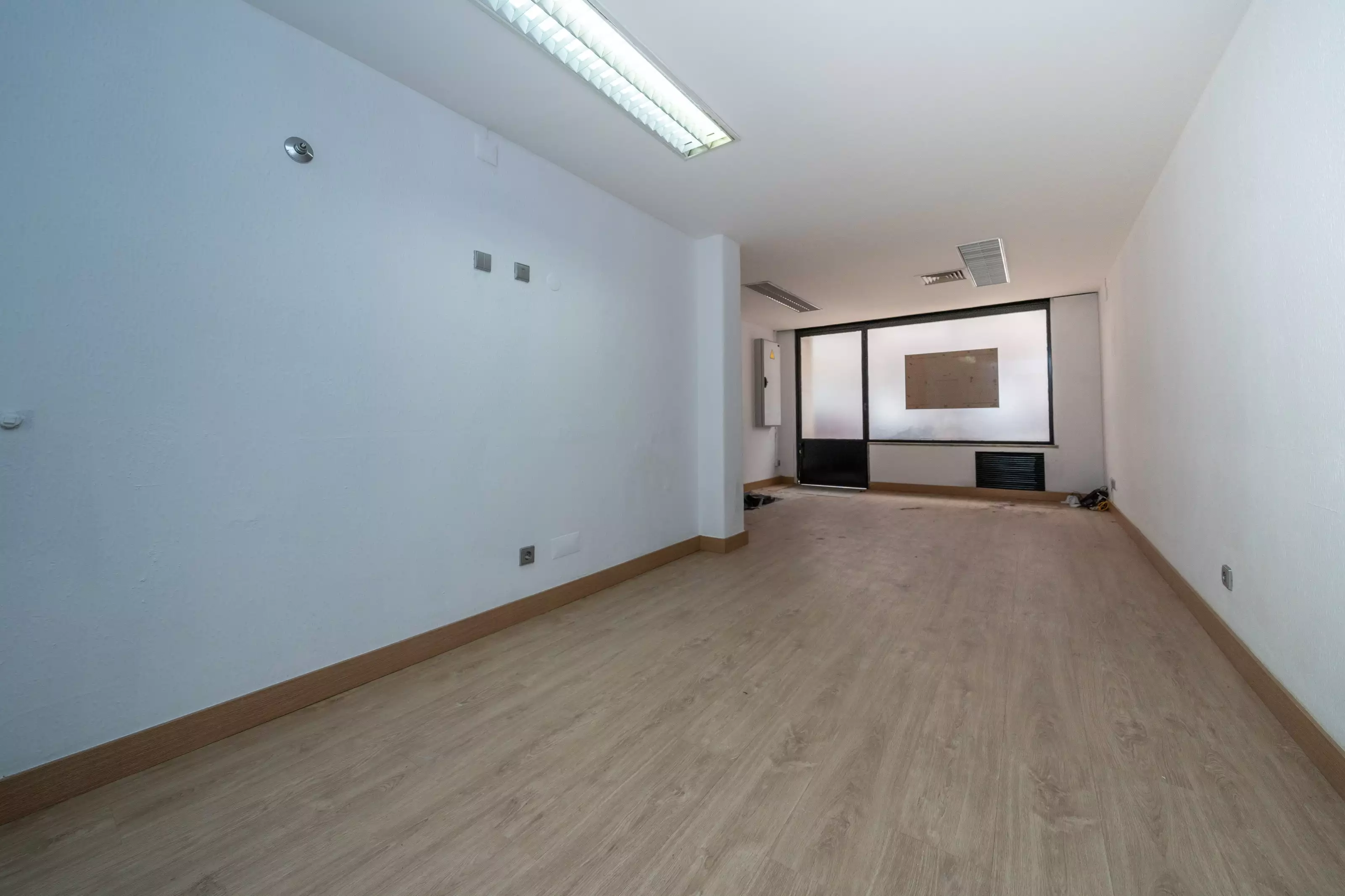 Shop 330m² in Spain, Madrid. Priced at 1680000€ rent photo-1