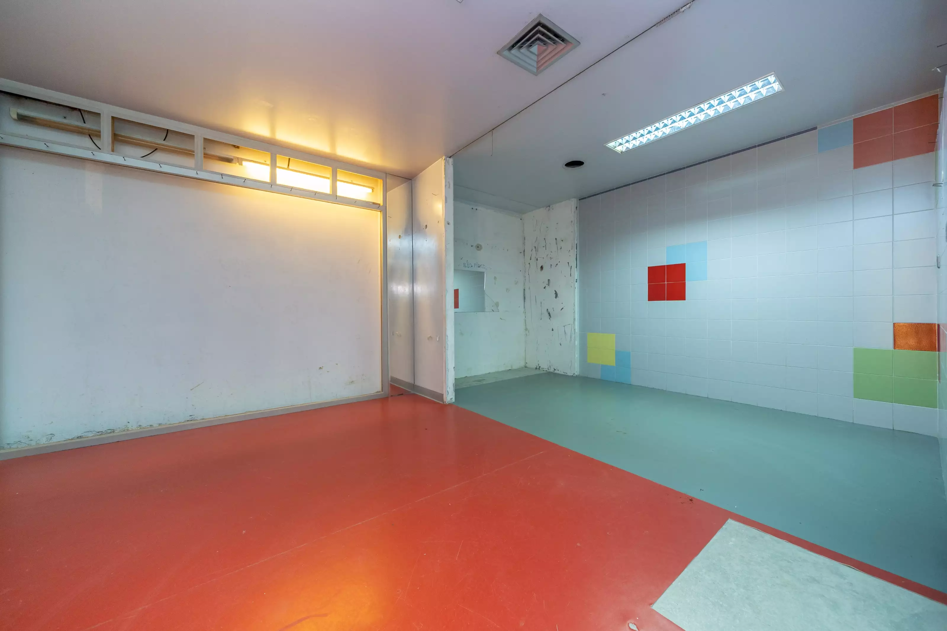 Shop 330m² in Spain, Madrid. Priced at 1680000€ rent photo-9