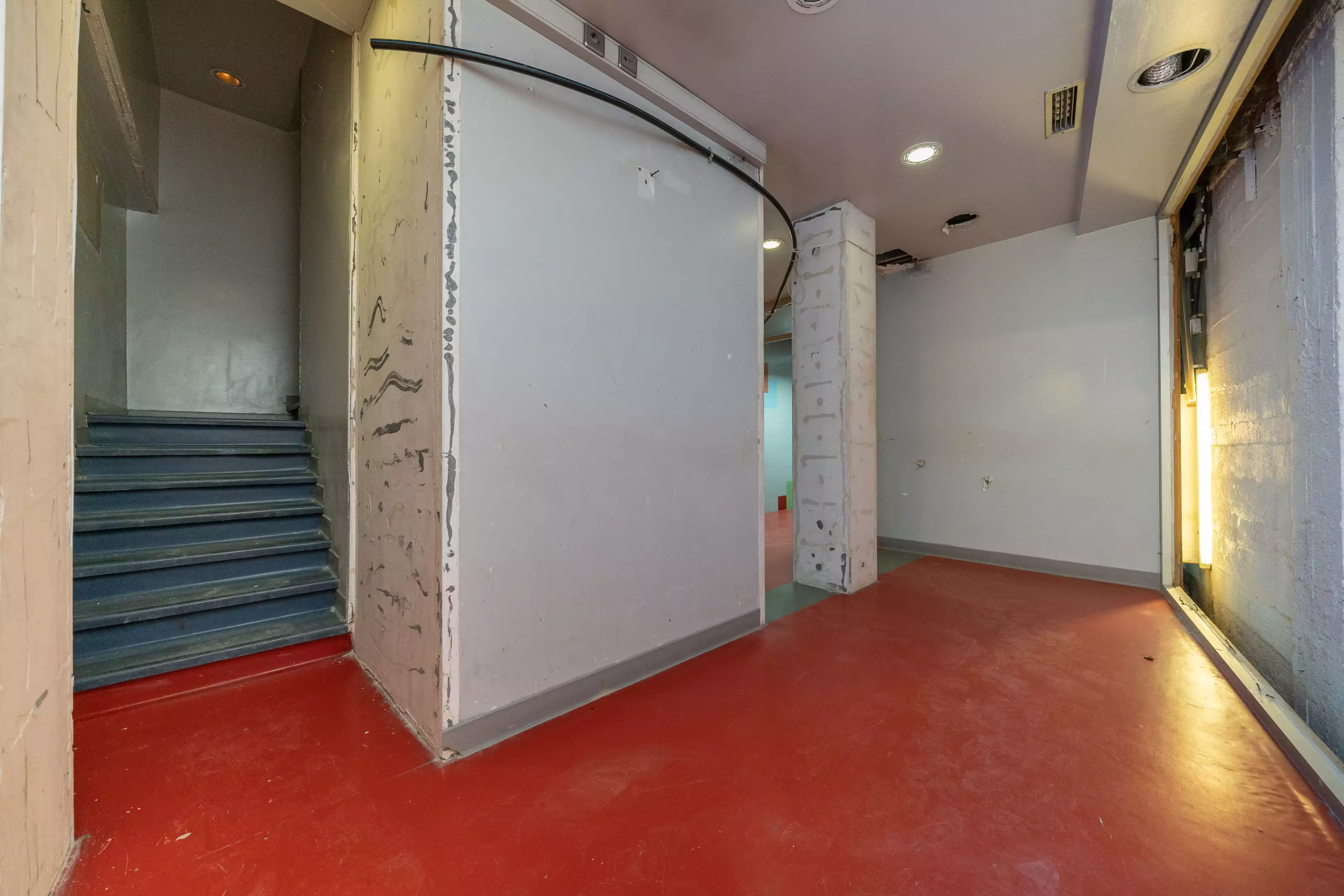 Shop 330m² in Spain, Madrid. Priced at 1680000€ rent photo-3