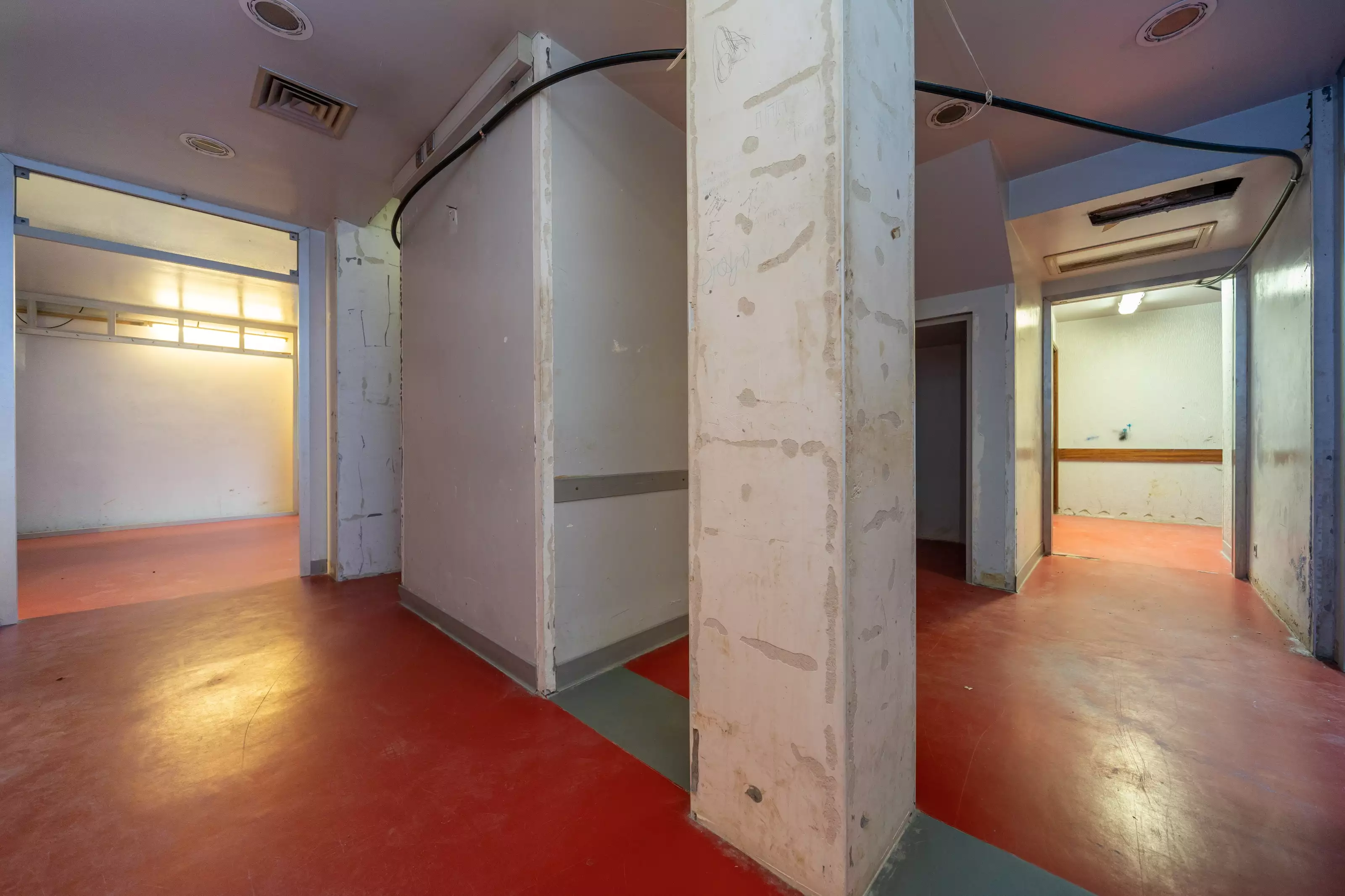 Shop 330m² in Spain, Madrid. Priced at 1680000€ rent photo-5