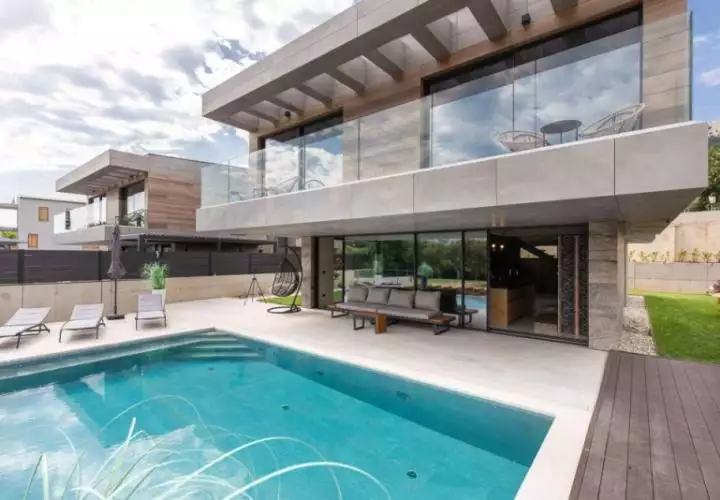 Villa 280m² in Croatia, Krka. Priced at 2100000€ rent photo-1