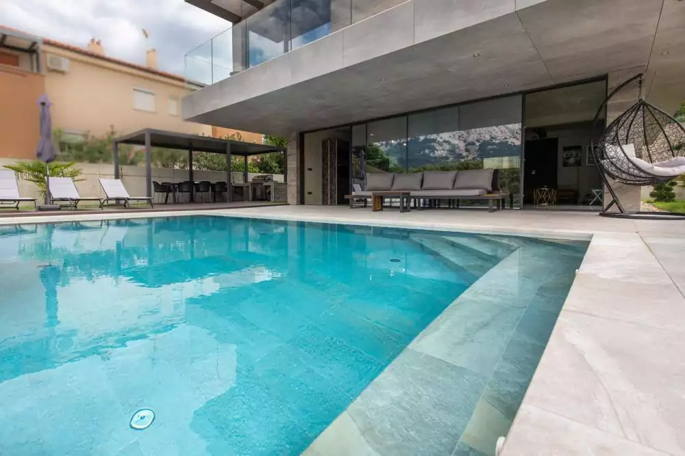Villa 280m² in Croatia, Krka. Priced at 2100000€ rent photo-13