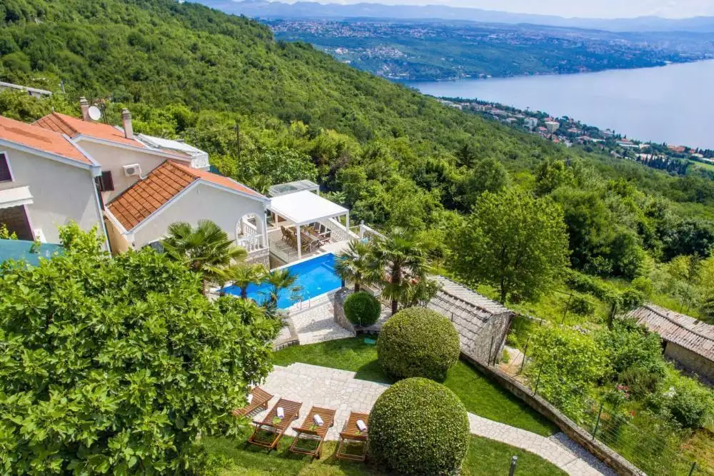 Villa 430m² in Croatia, Matulji. Priced at 892300€ rent photo-2