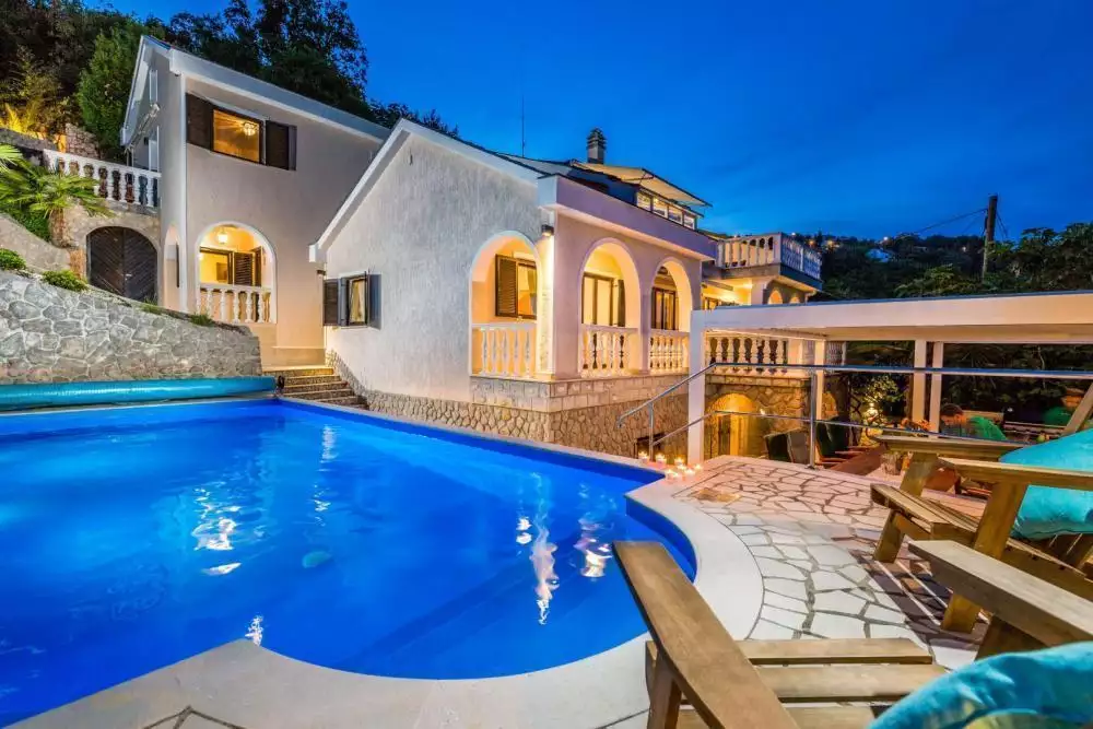Villa 430m² in Croatia, Matulji. Priced at 892300€ rent photo-11