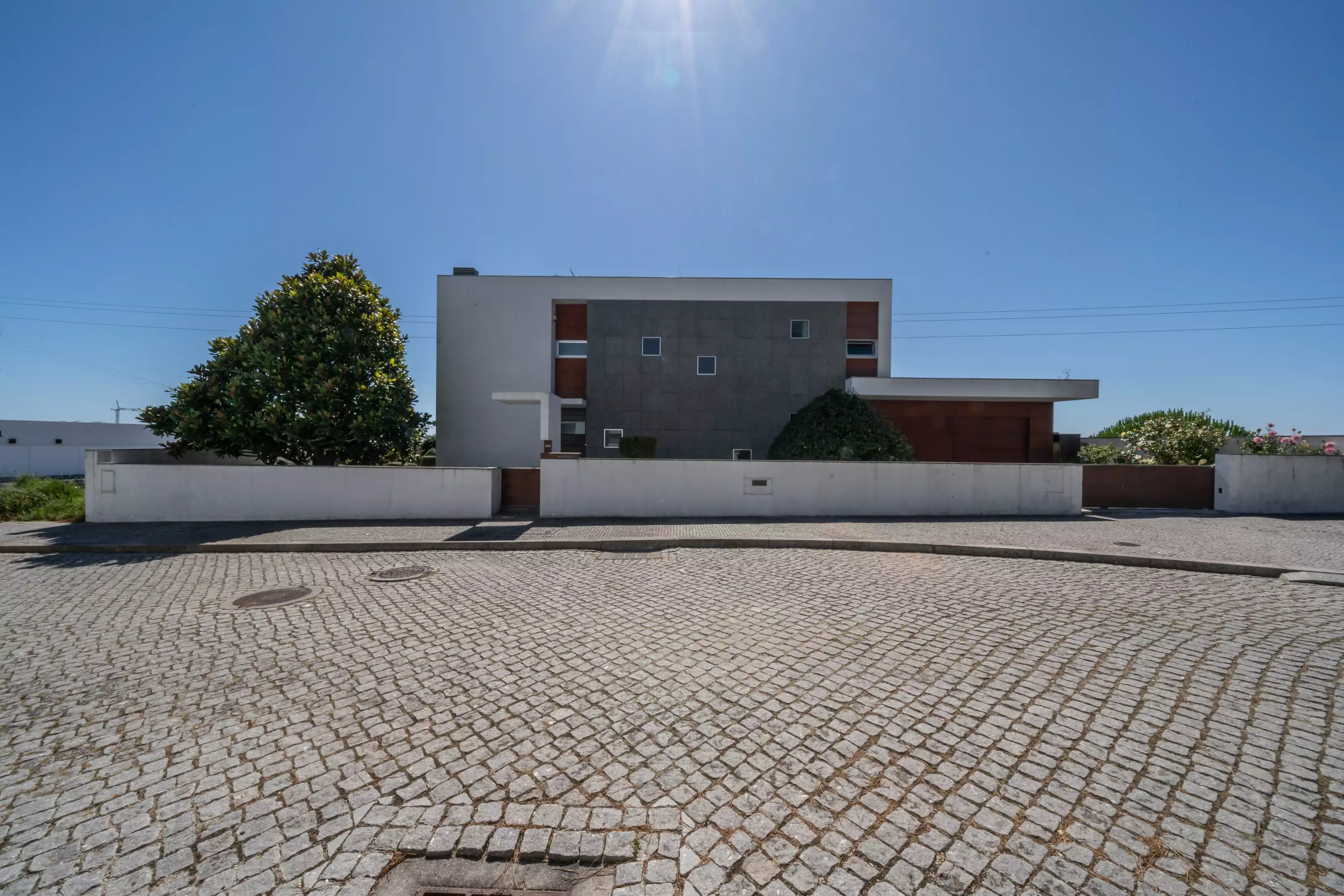 House 325m² in Portugal, Porto. Priced at 690000€ rent photo-1