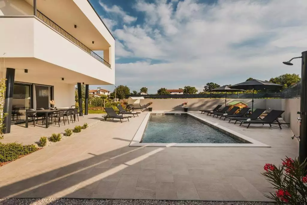 Villa 303m² in Croatia, Umag. Priced at 934000€ rent photo-4