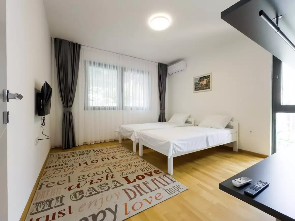 Flat 67m² in Montenegro, Sveti-Stefan. Priced at 250000€ rent photo-36