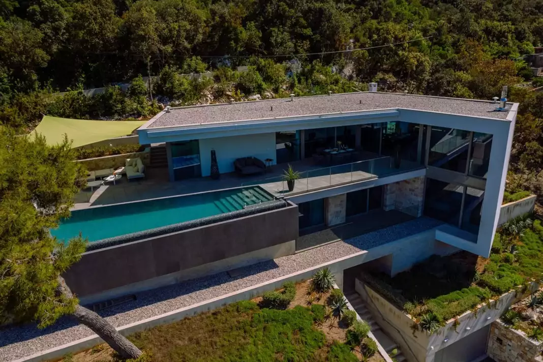 House 390m² in Croatia, Korcula. Priced at 2100000€ rent photo-3