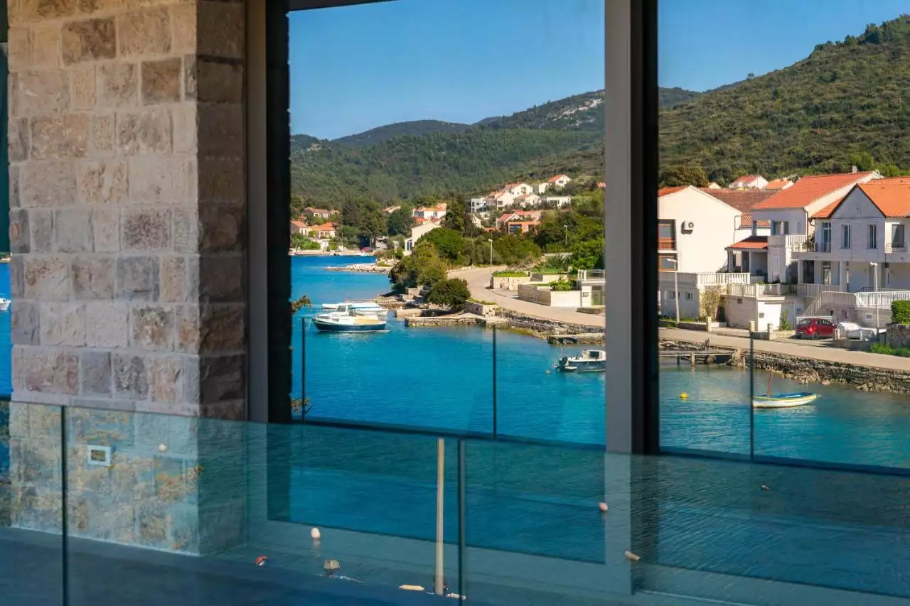 House 390m² in Croatia, Korcula. Priced at 2100000€ rent photo-4
