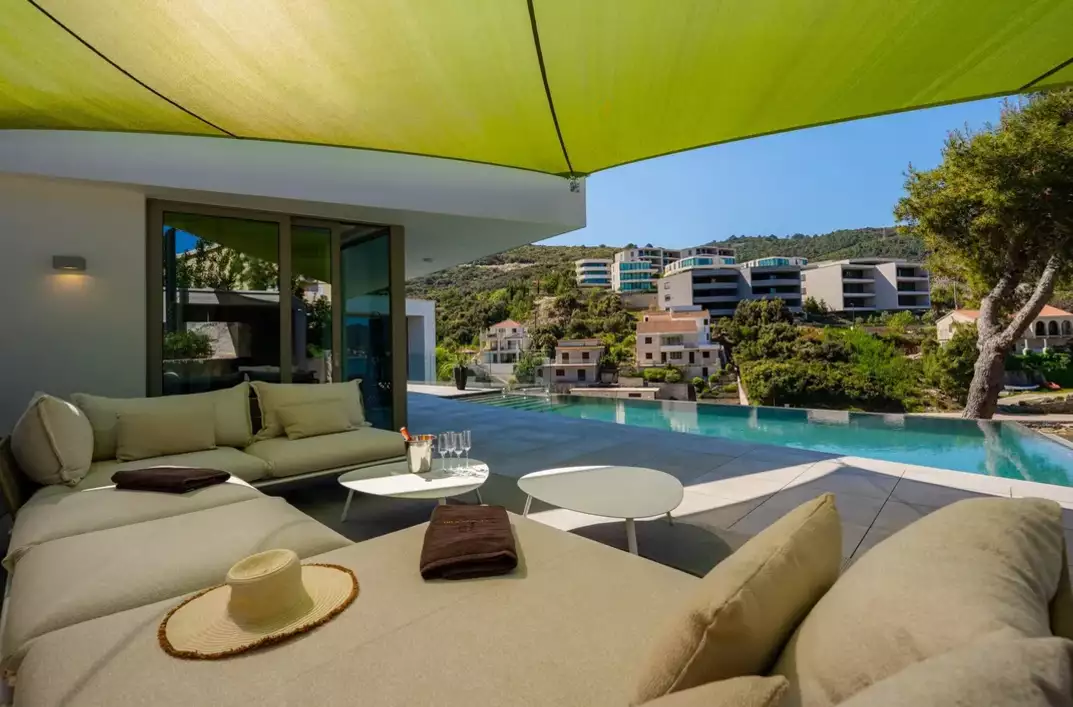 House 390m² in Croatia, Korcula. Priced at 2100000€ rent photo-5