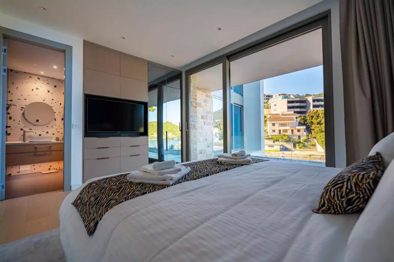 House 390m² in Croatia, Korcula. Priced at 2100000€ rent photo-24