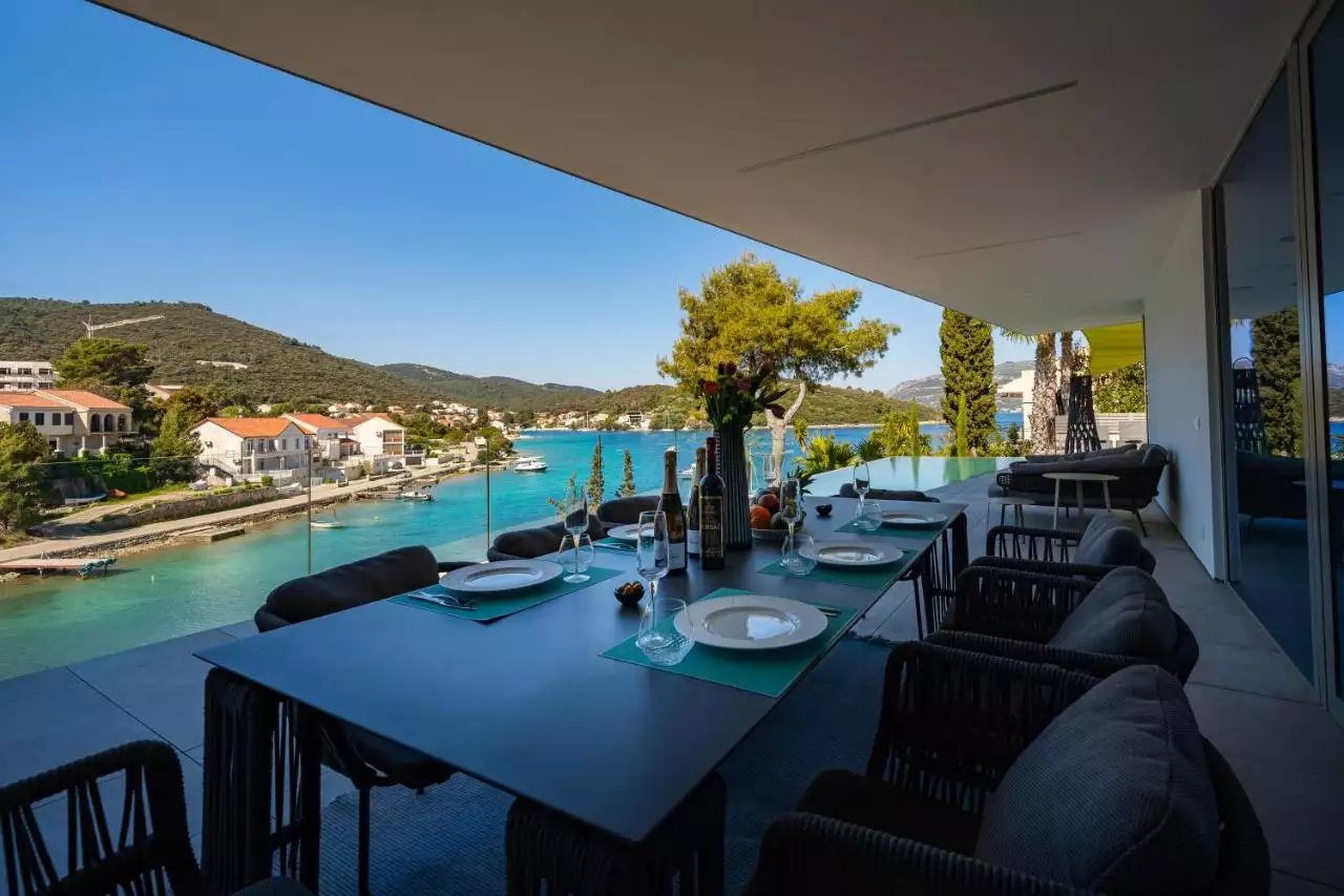 House 390m² in Croatia, Korcula. Priced at 2100000€ rent photo-30