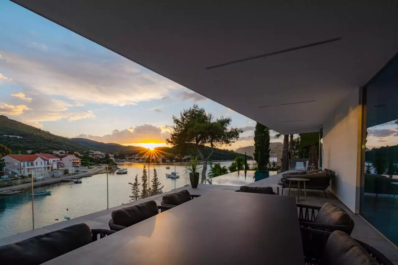 House 390m² in Croatia, Korcula. Priced at 2100000€ rent photo-36