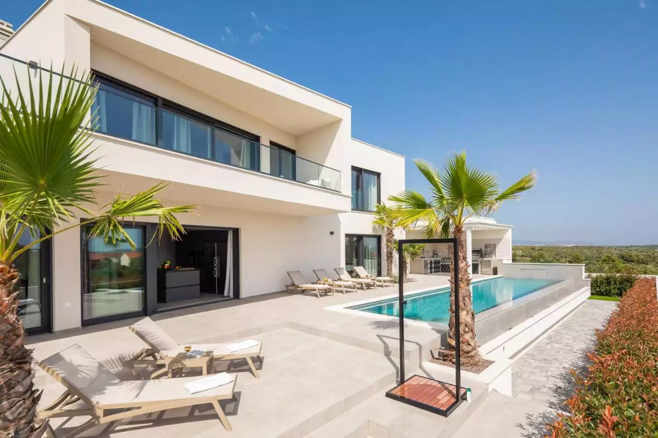 House 320m² in Croatia, Vodice. Priced at 1600000€ rent photo-2
