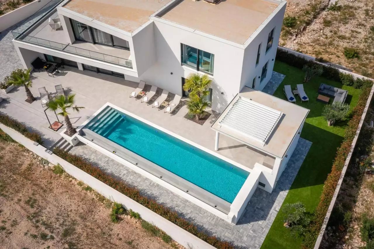 House 320m² in Croatia, Vodice. Priced at 1600000€ rent photo-3