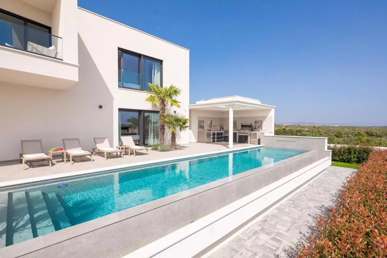 House 320m² in Croatia, Vodice. Priced at 1600000€ rent photo-5