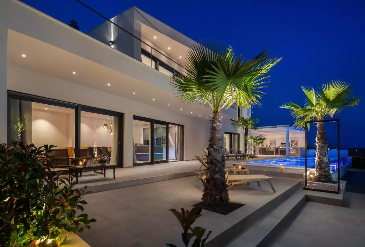 House 320m² in Croatia, Vodice. Priced at 1600000€ rent photo-8