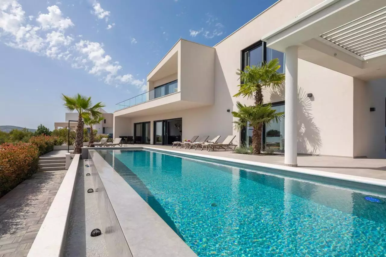 House 320m² in Croatia, Vodice. Priced at 1600000€ rent photo-12