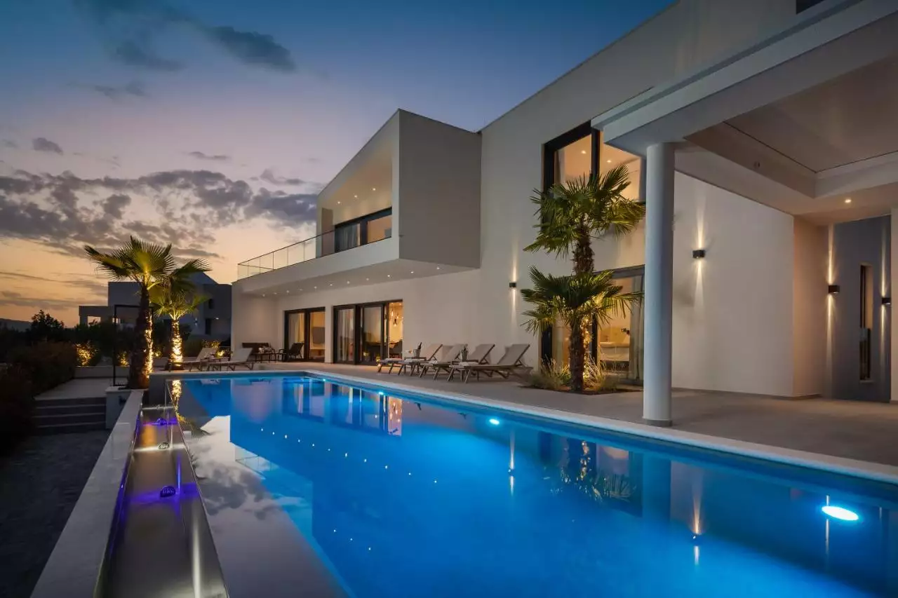 House 320m² in Croatia, Vodice. Priced at 1600000€ rent photo-14