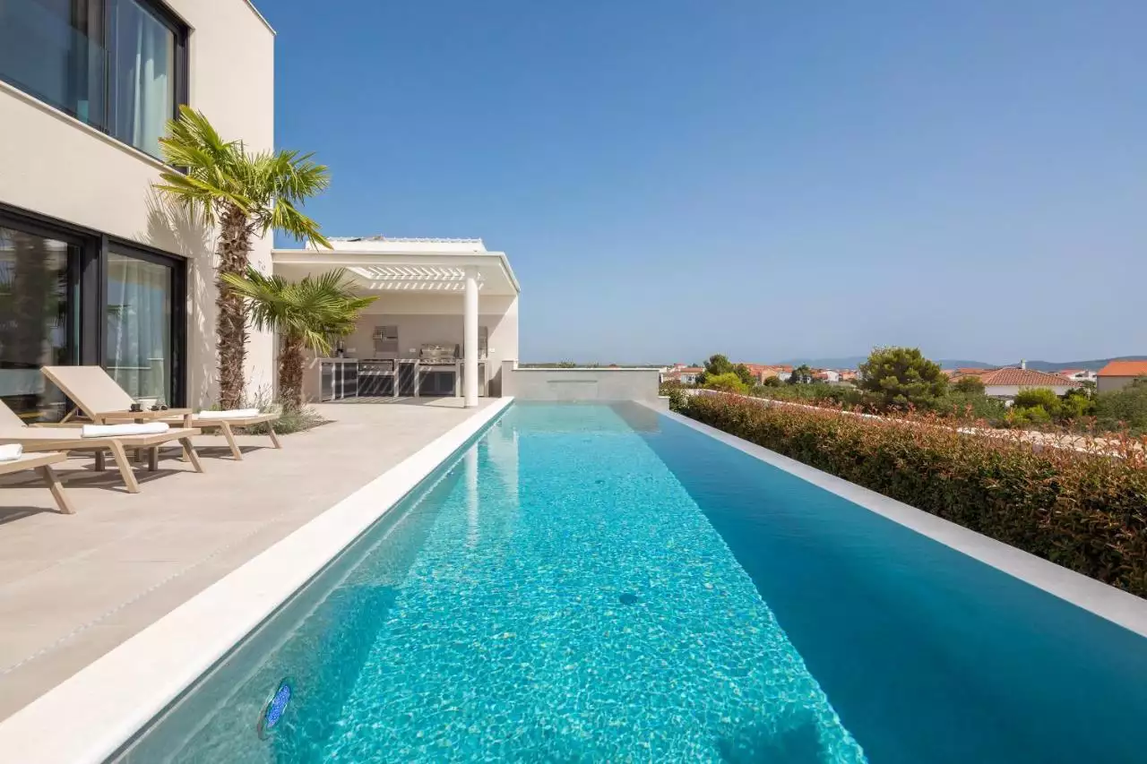 House 320m² in Croatia, Vodice. Priced at 1600000€ rent photo-22