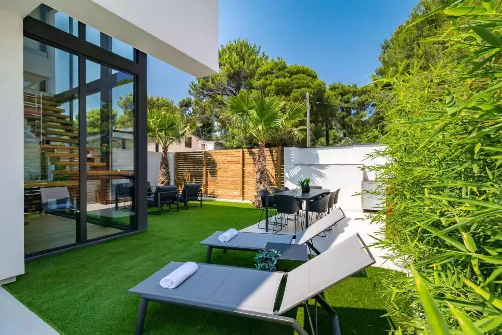 Villa 400m² in Croatia, Medulin. Priced at 2100000€ rent photo-7