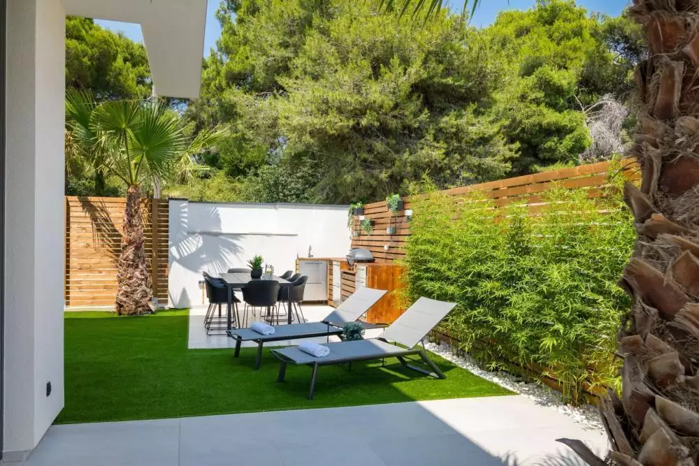 Villa 400m² in Croatia, Medulin. Priced at 2100000€ rent photo-9
