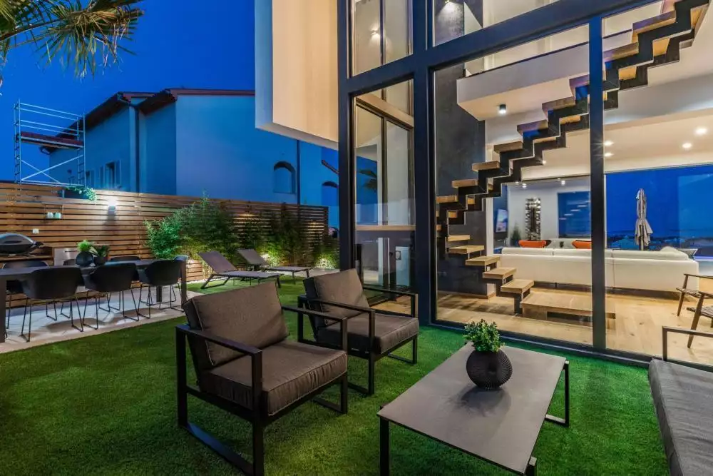 Villa 400m² in Croatia, Medulin. Priced at 2100000€ rent photo-17