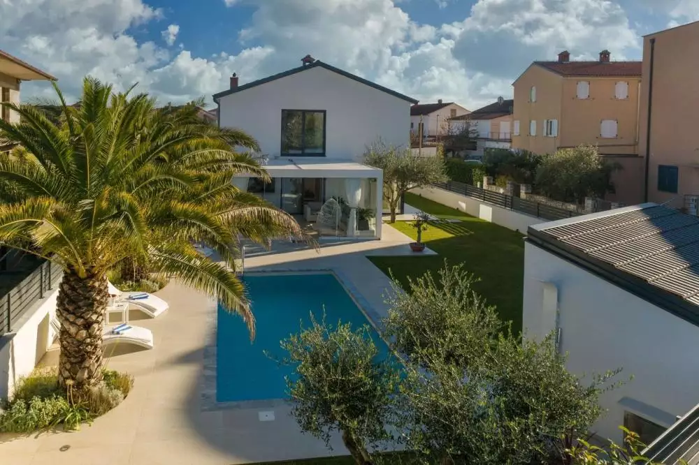 Villa 290m² in Croatia, Rovinj. Priced at 2350000€ rent photo-6