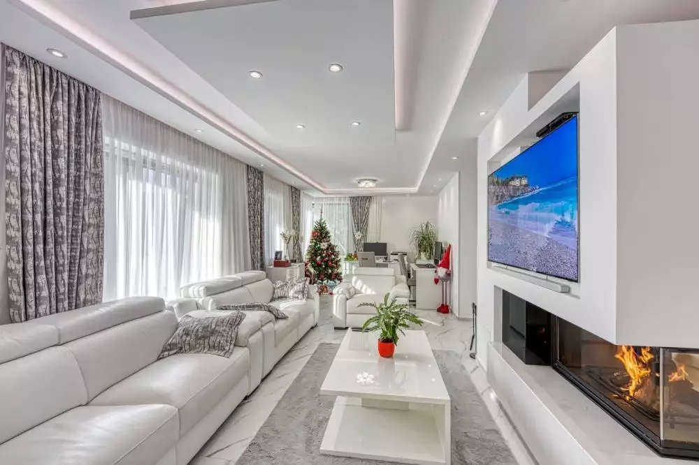 Villa 290m² in Croatia, Rovinj. Priced at 2350000€ rent photo-10