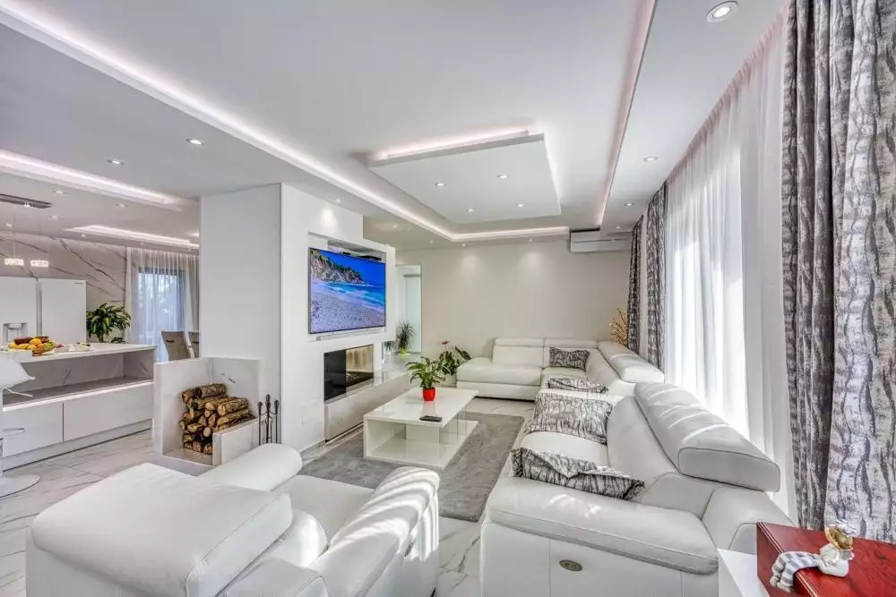 Villa 290m² in Croatia, Rovinj. Priced at 2350000€ rent photo-11