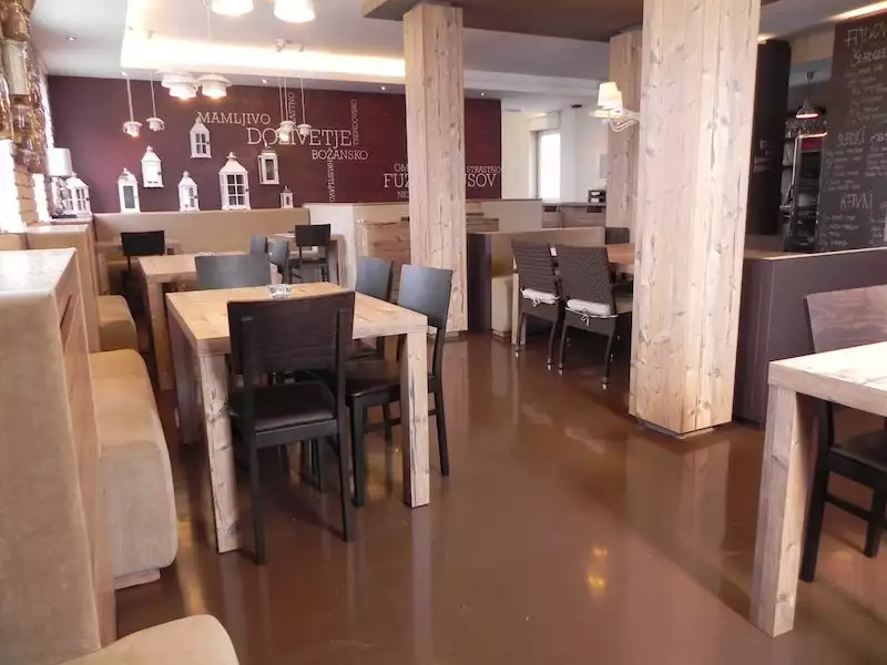 Cafes/Restaurants 482m² in Slovenia, Medvode. Priced at 597000€ rent photo-3