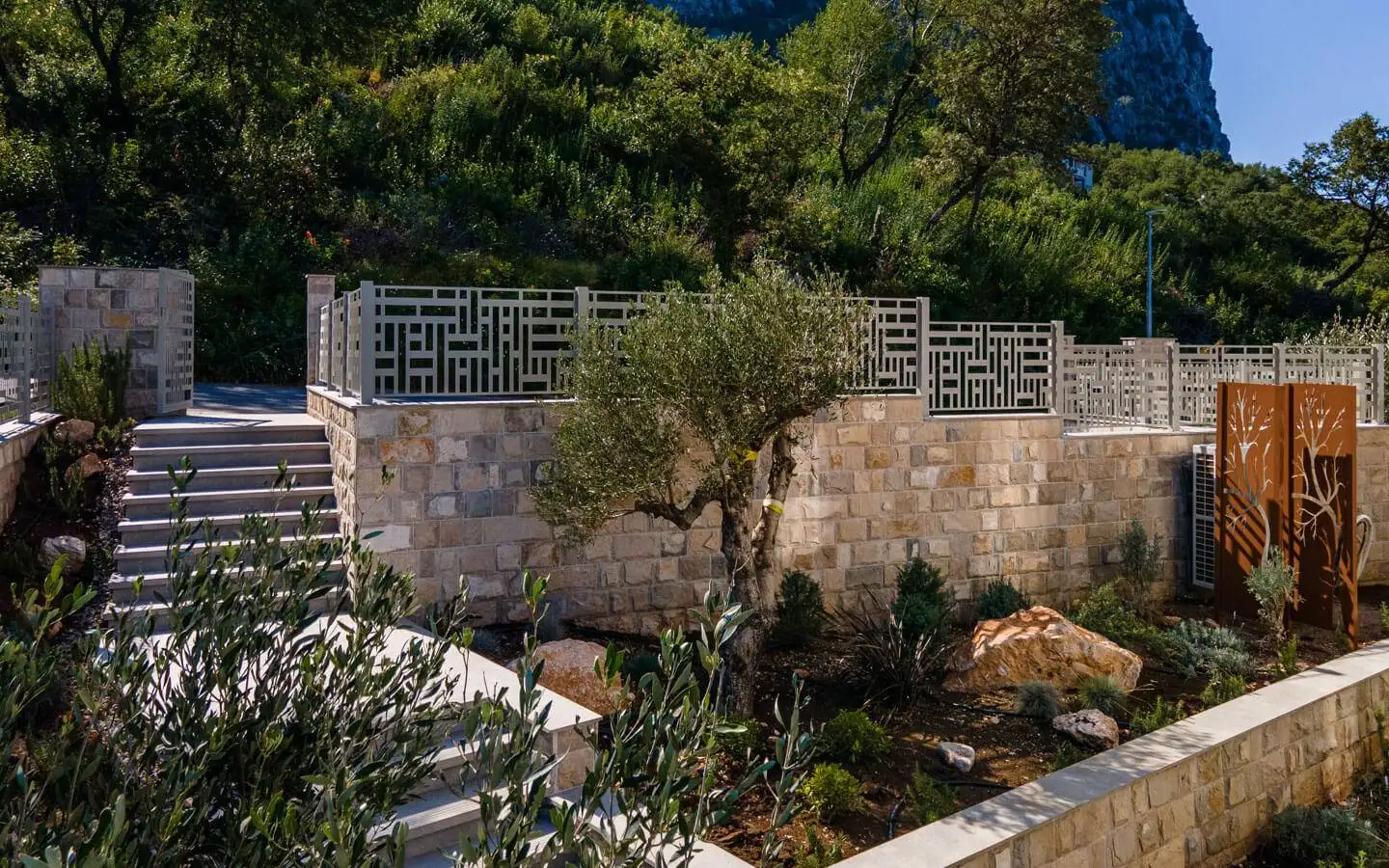 Villa 227m² in Montenegro, Tudorovici. Priced at 850000€ rent photo-11