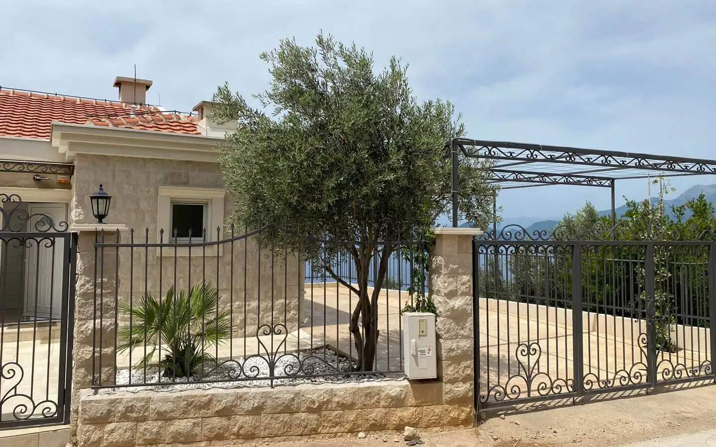 Villa 270m² in Montenegro, Rezevici. Priced at 3000000€ rent photo-5