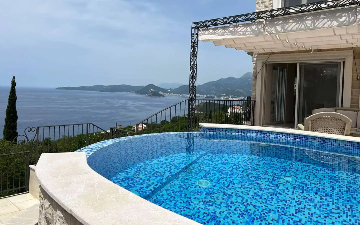 Villa 270m² in Montenegro, Rezevici. Priced at 3000000€ rent photo-8