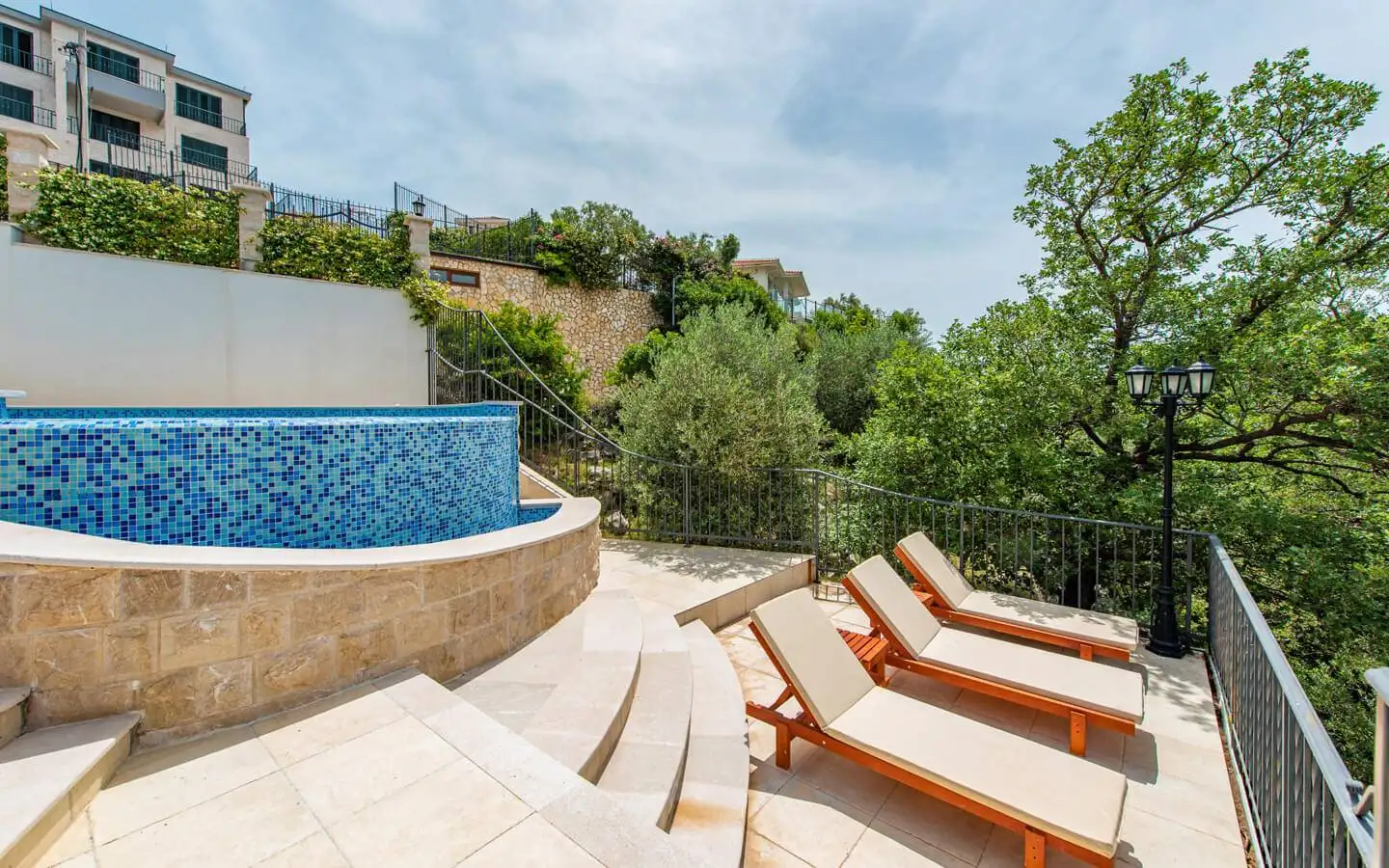Villa 270m² in Montenegro, Rezevici. Priced at 3000000€ rent photo-12