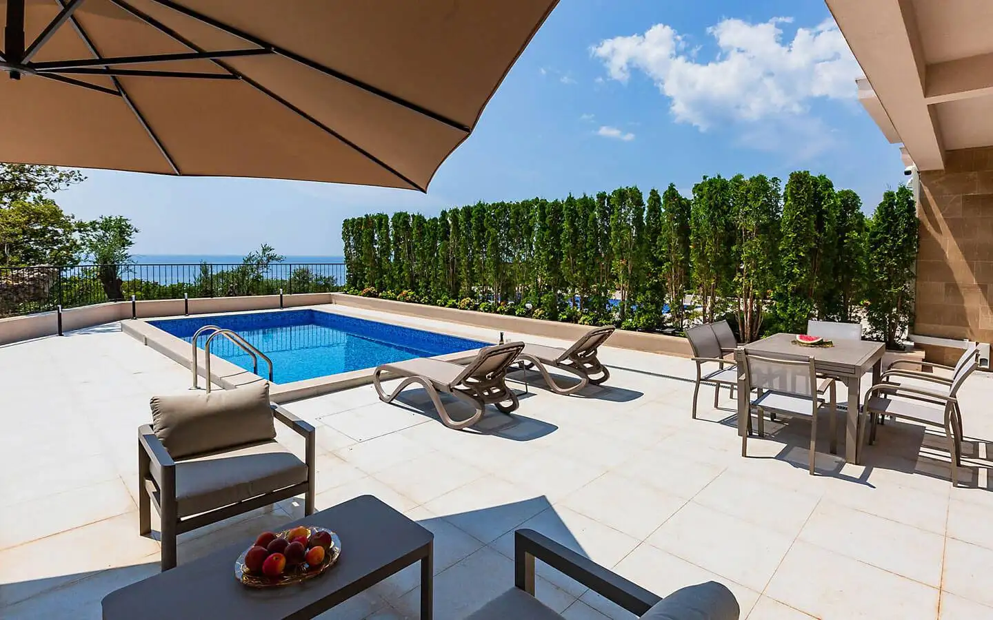 Townhouse 220m² in Montenegro, Rezevici. Priced at 720000€ rent photo-4