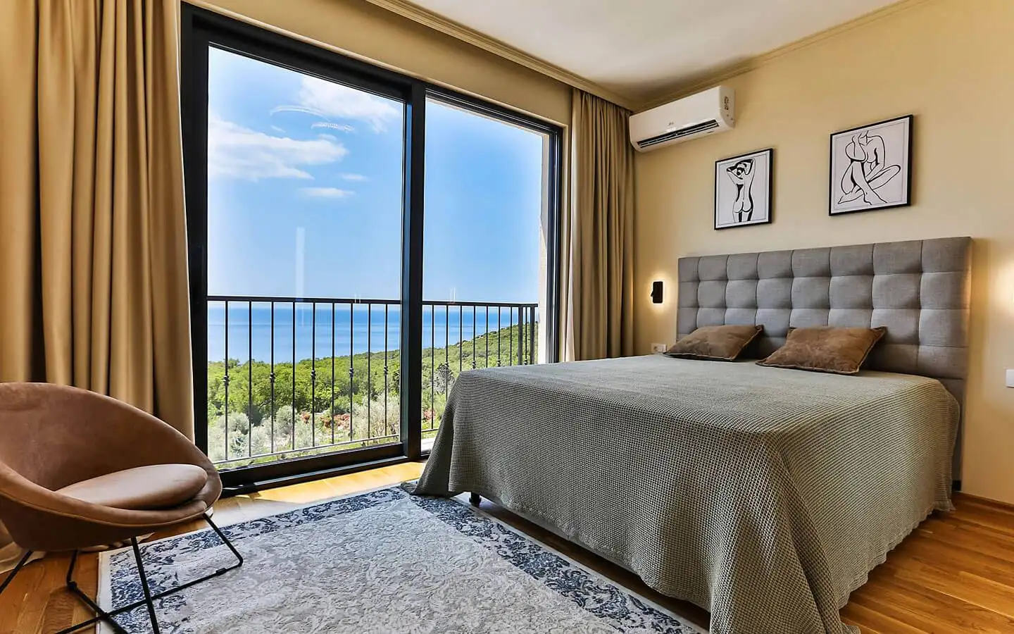 Townhouse 220m² in Montenegro, Rezevici. Priced at 720000€ rent photo-11