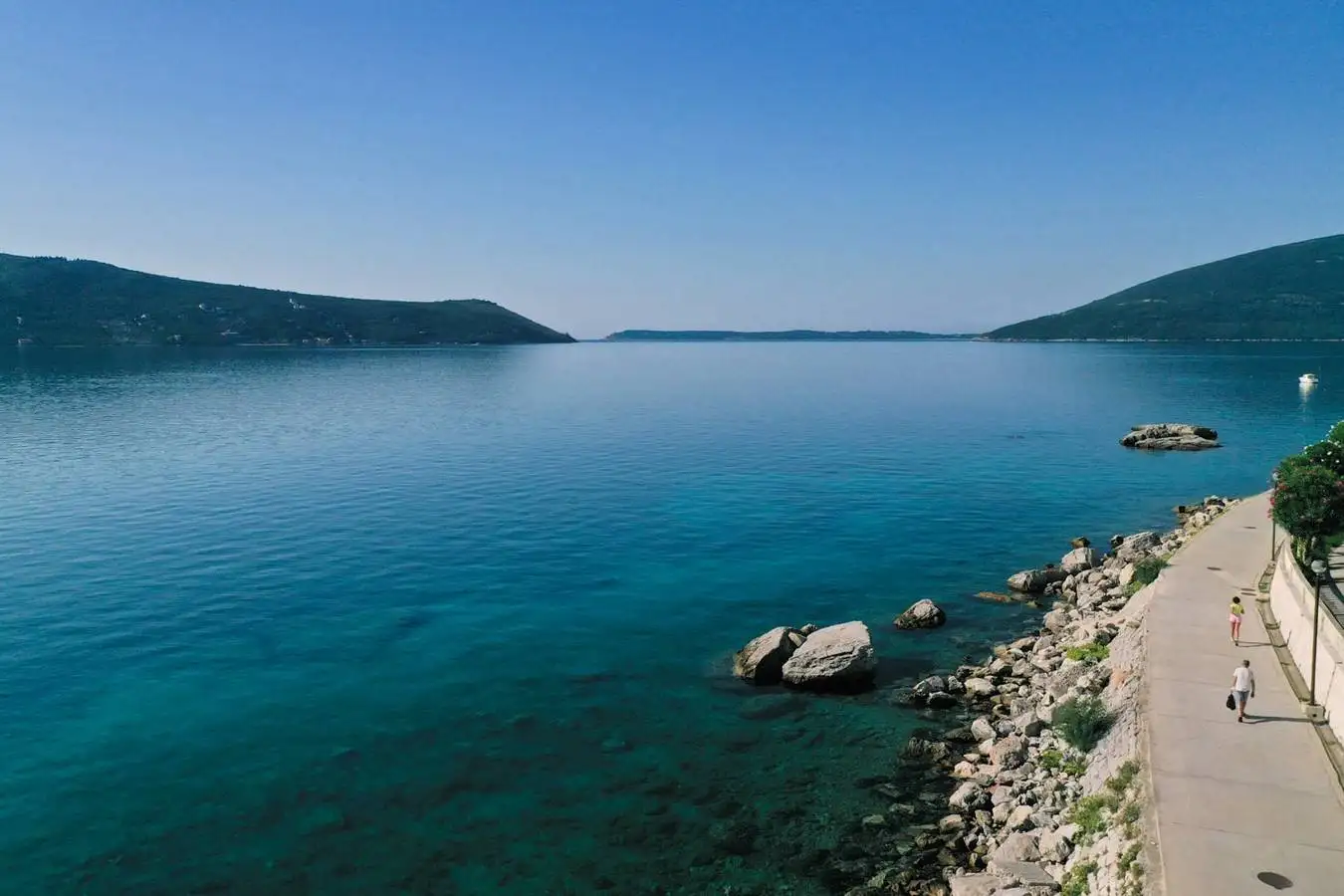 Hotels 1172m² in Montenegro, Meljine. Priced at 4500000€ rent photo-3