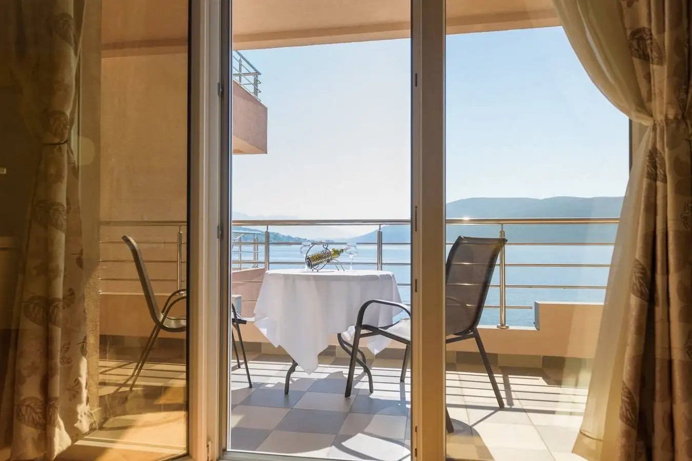 Hotels 1172m² in Montenegro, Meljine. Priced at 4500000€ rent photo-5