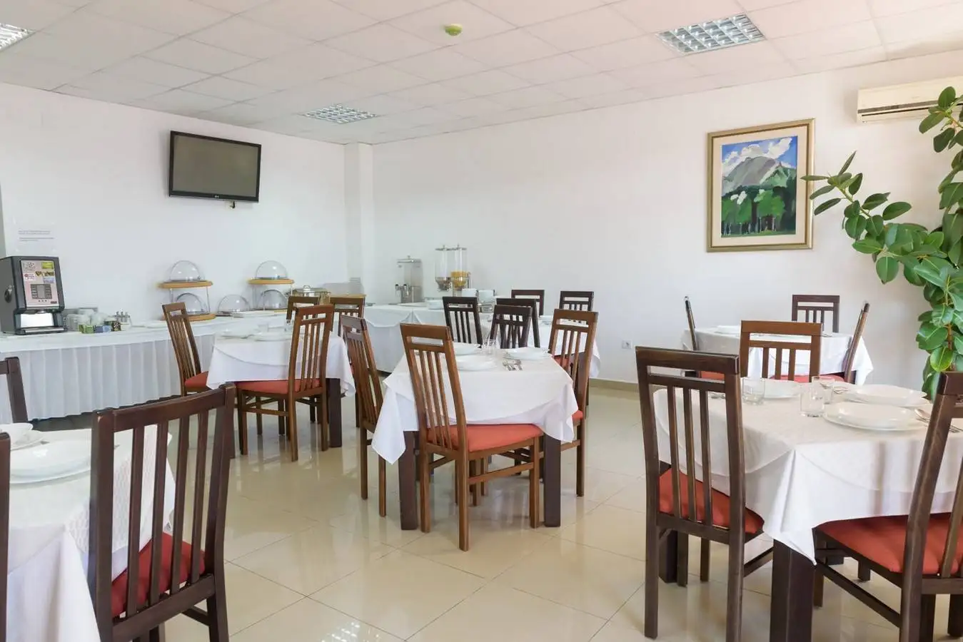 Hotels 1172m² in Montenegro, Meljine. Priced at 4500000€ rent photo-8