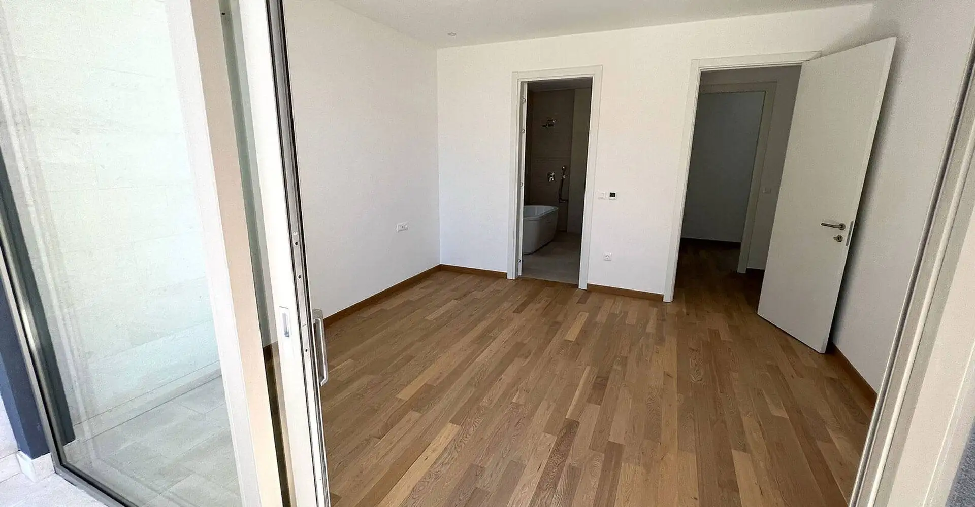 Townhouse 241m² in Montenegro, Tivat. Priced at 610000€ rent photo-17