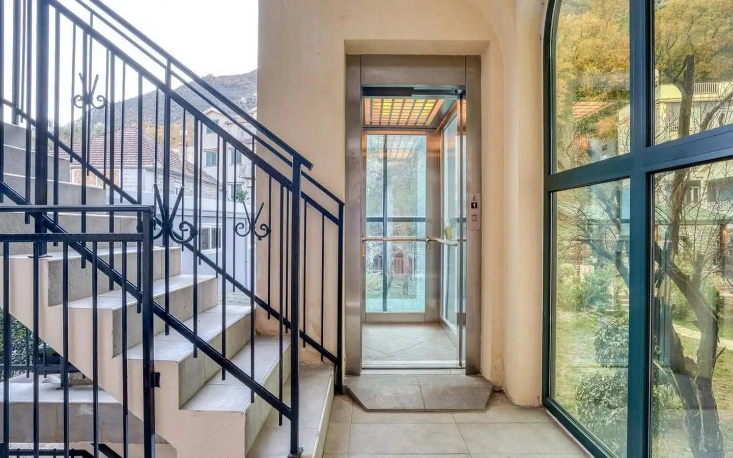 Villa 112m² in Montenegro, Prcanj. Priced at 1500000€ rent photo-32