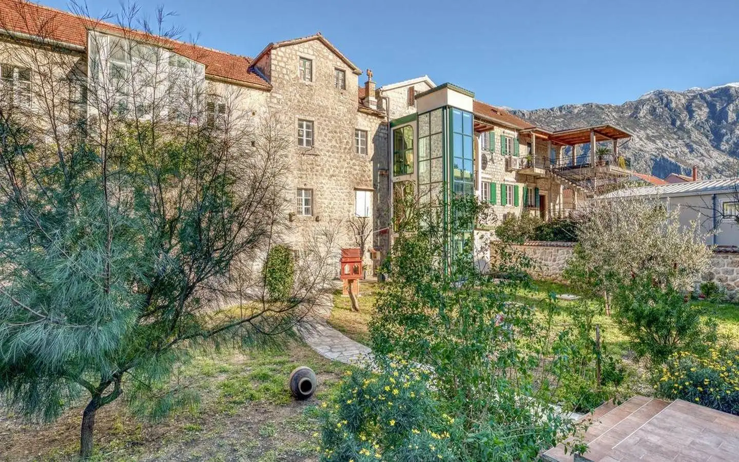 Villa 112m² in Montenegro, Prcanj. Priced at 1500000€ rent photo-35